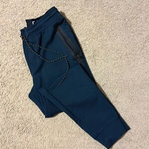 American Eagle Men’s Fleece Jogger - Large Tall